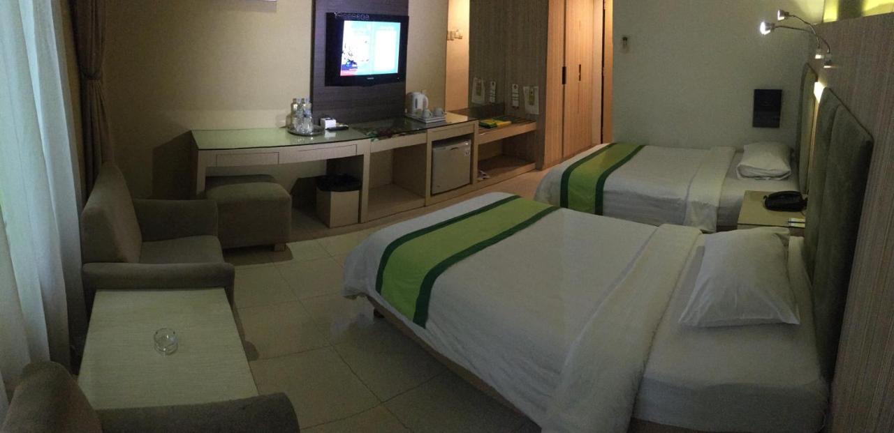 Hotel Wisata Niaga Пурвокерто Экстерьер фото